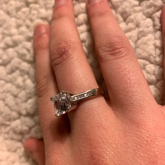 Diamond Ring 💍💎 - Picture 3 of 8